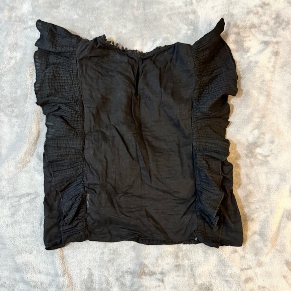 Zara Black Ruffled Blouse

#1250 - Picture 8 of 9